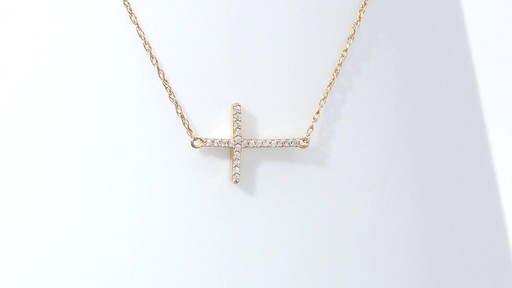 1/20 CT. T.W. Diamond Sideways Cross 